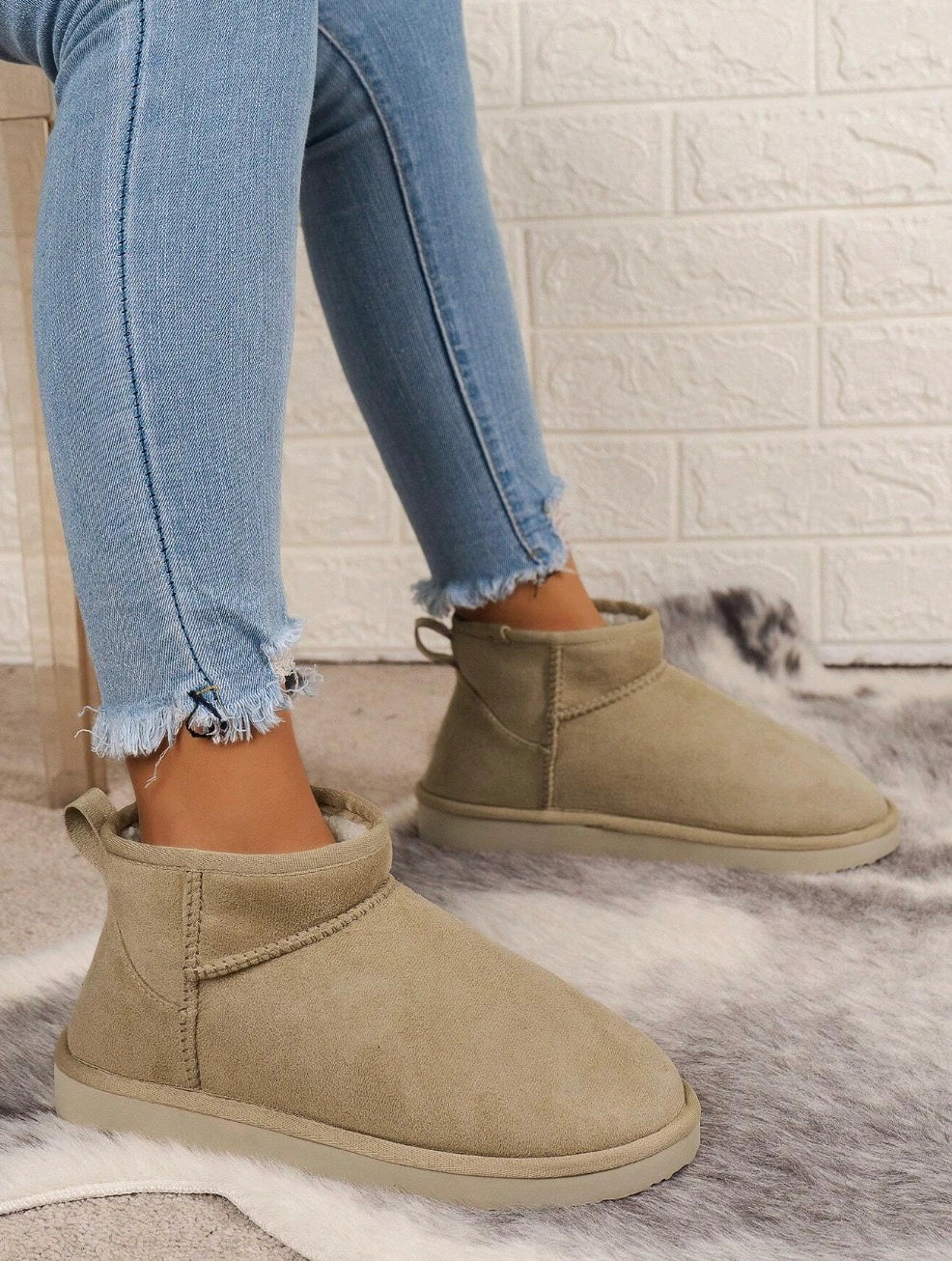 Snuggz™ Mini-Boots